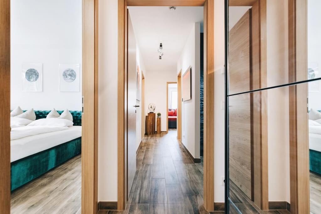 Apartment Stilvolle 4-raumwohnung In Zentraler Lage *
